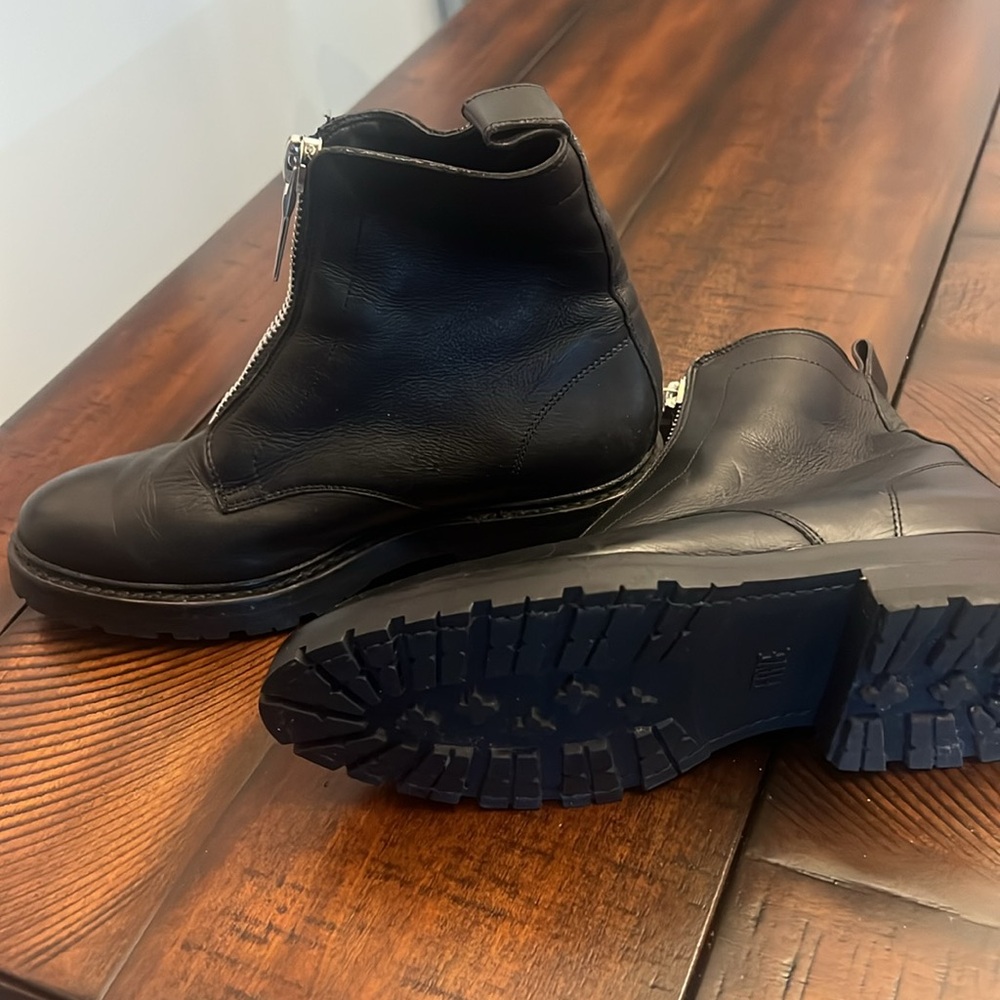 Very little use - Picture 3 of 3